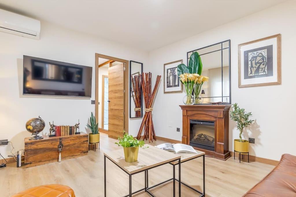 Apartamento Reformado Y Tranquilo Junto A Gran Via Madrid Extérieur photo