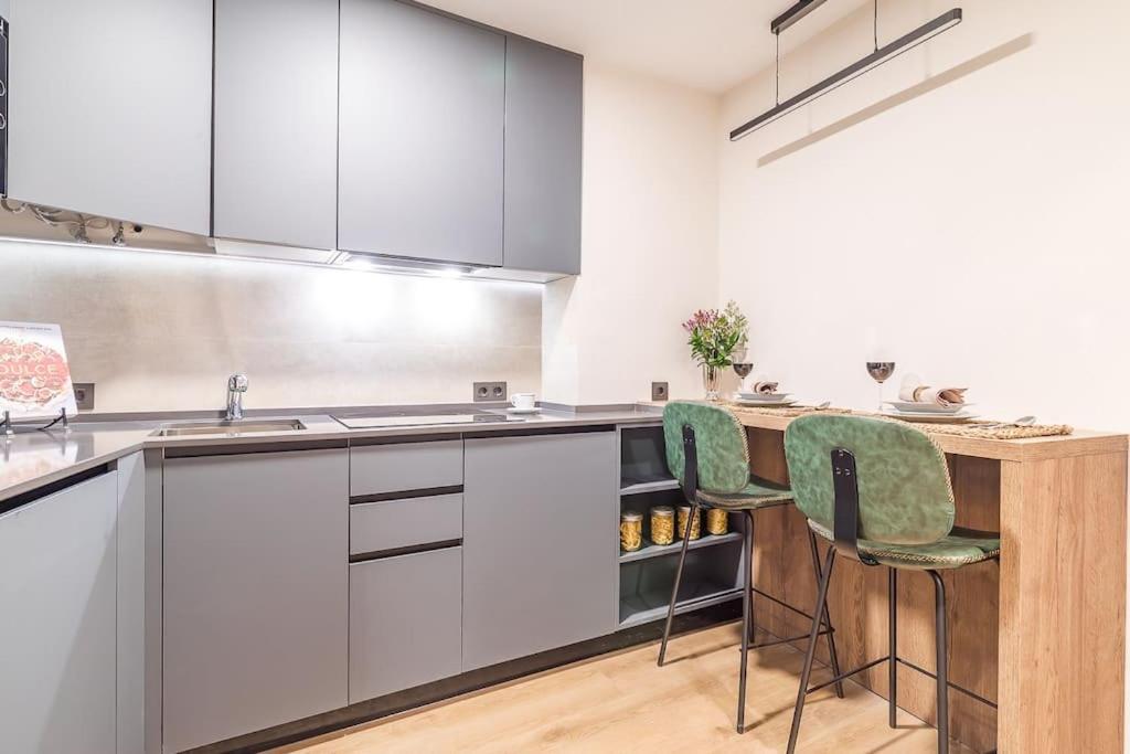 Apartamento Reformado Y Tranquilo Junto A Gran Via Madrid Extérieur photo