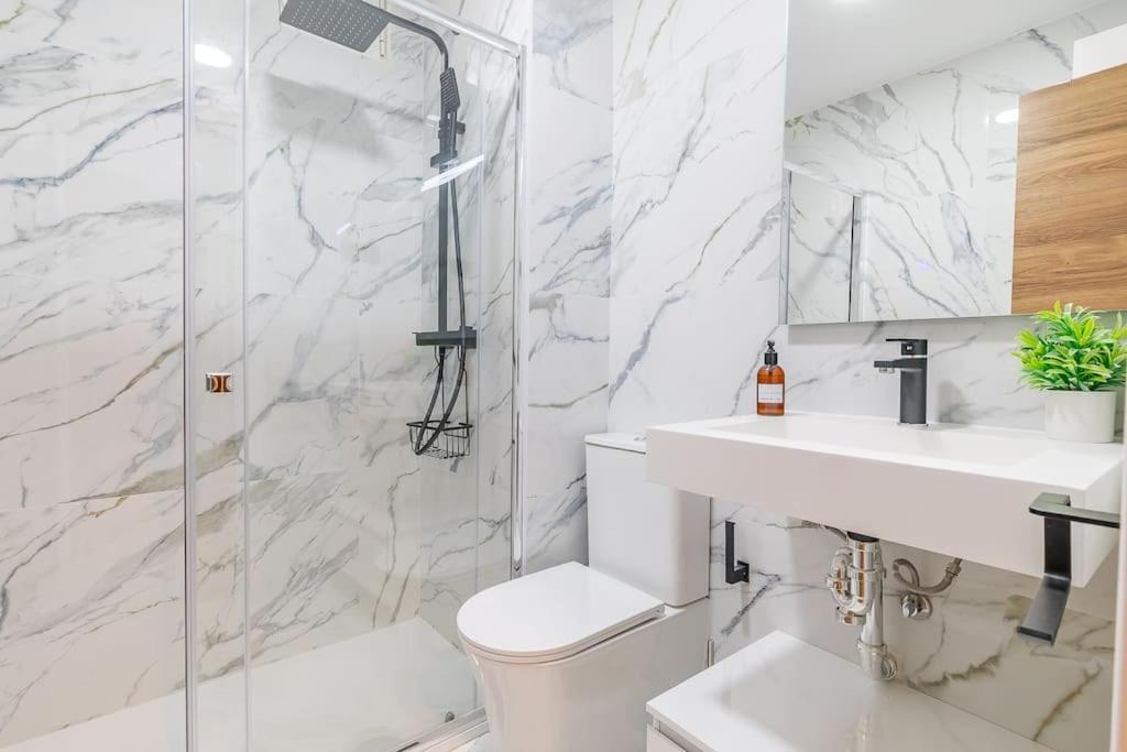 Apartamento Reformado Y Tranquilo Junto A Gran Via Madrid Extérieur photo